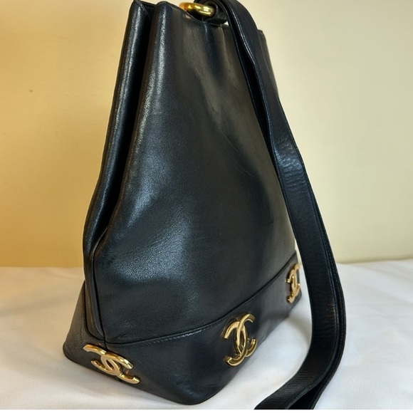 CHANEL CC Calfskin Shoulder Bucket Bag 24K Goldplated. - Picture 9 of 14